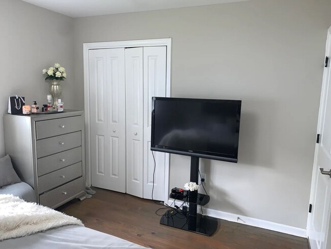 Building Photo - 3 Bedroom 1 Bath House - West Ashley - Cha...
