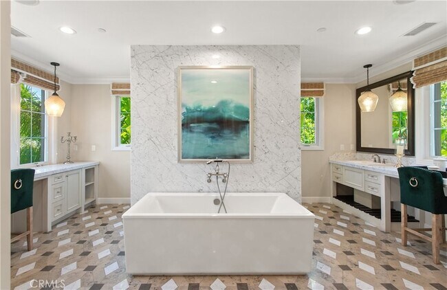 Building Photo - 121 Amber Sky