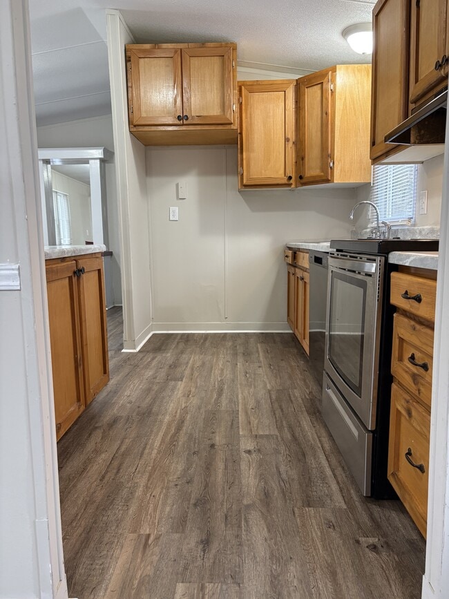 Building Photo - 237 Laurel Ln