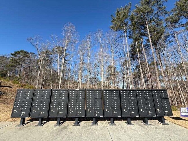 Building Photo - 7565 Knoll Hollow Rd