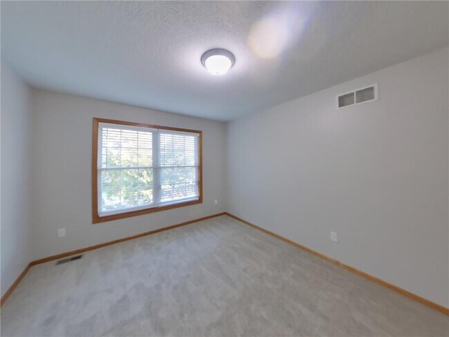 Building Photo - 3420 Olive Ln N