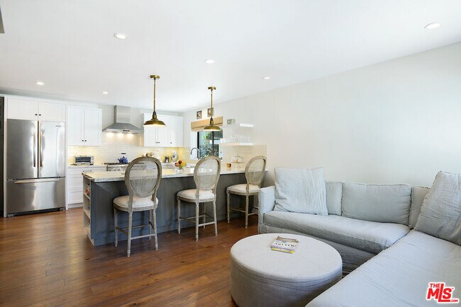 Building Photo - 17258 Palisades Cir