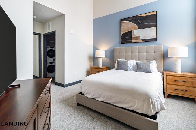 Building Photo - 55 Elm St