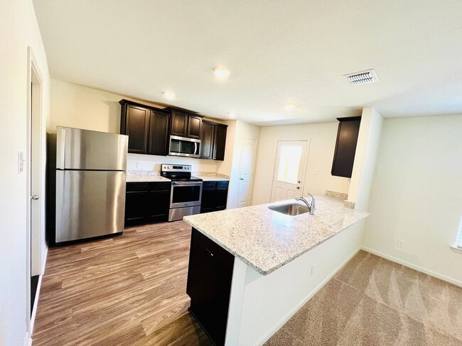 Building Photo - Gorgeous 3 bedroom | 2.5 bath home in great location!