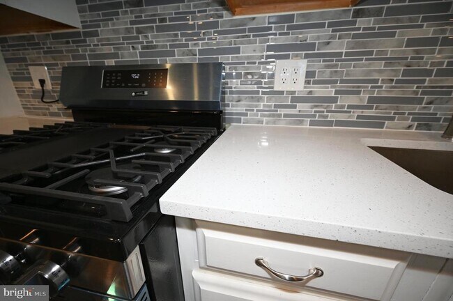 Building Photo - 2952 Sollers Point Rd