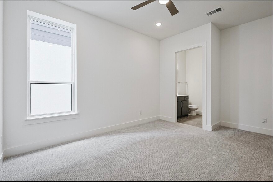 Master Bed Lvl1 - 7621 Hewitt