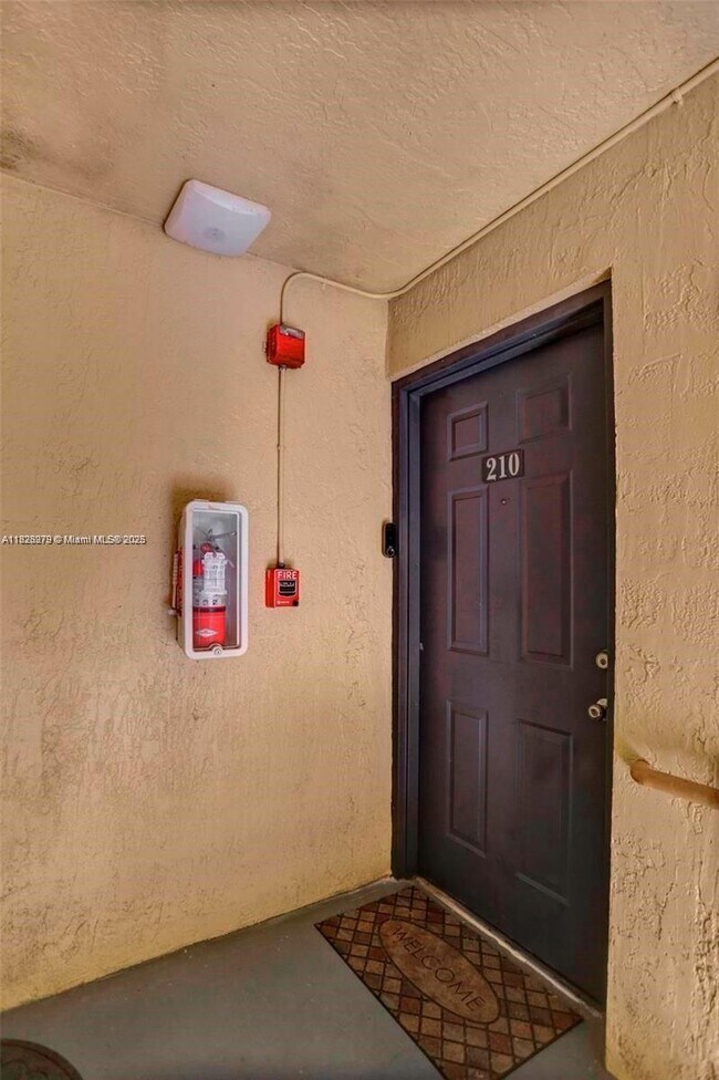 Building Photo - 8270 SW 149th Ct