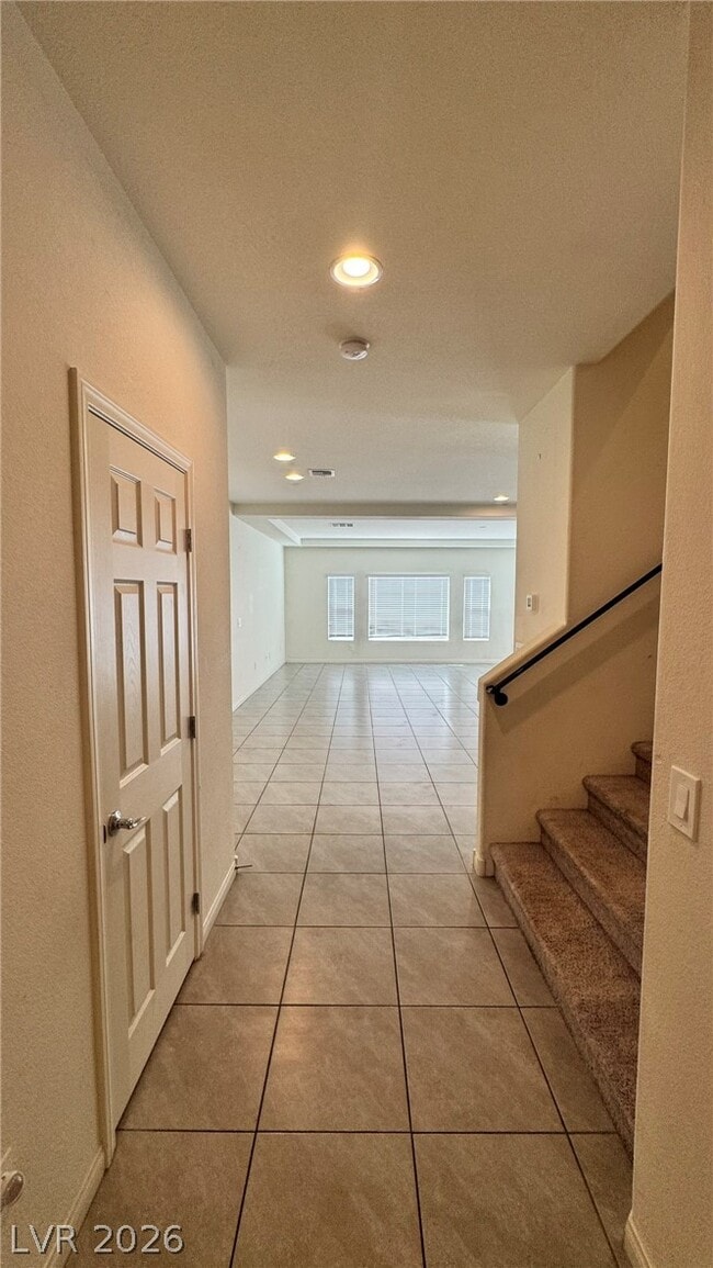 Building Photo - 5035 Lakewood Creek Ave