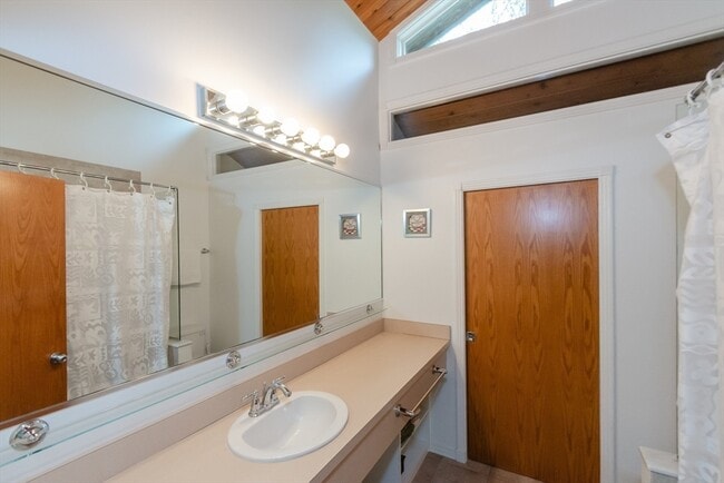 Building Photo - 3 Nonquitt Ave