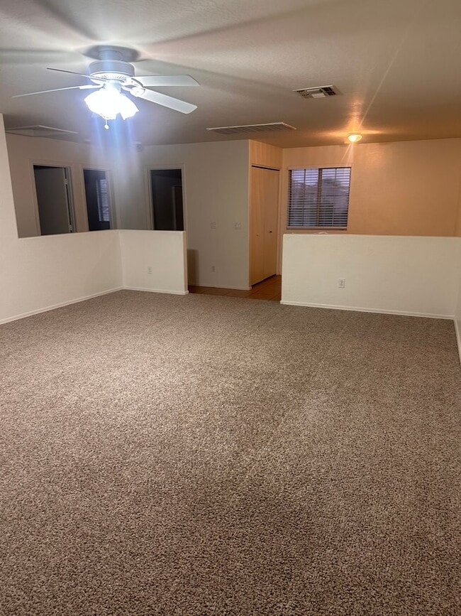 Building Photo - GREAT 4 BEDROOM 2 BATH HOME