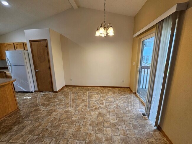 Building Photo - 828 Kelsea St