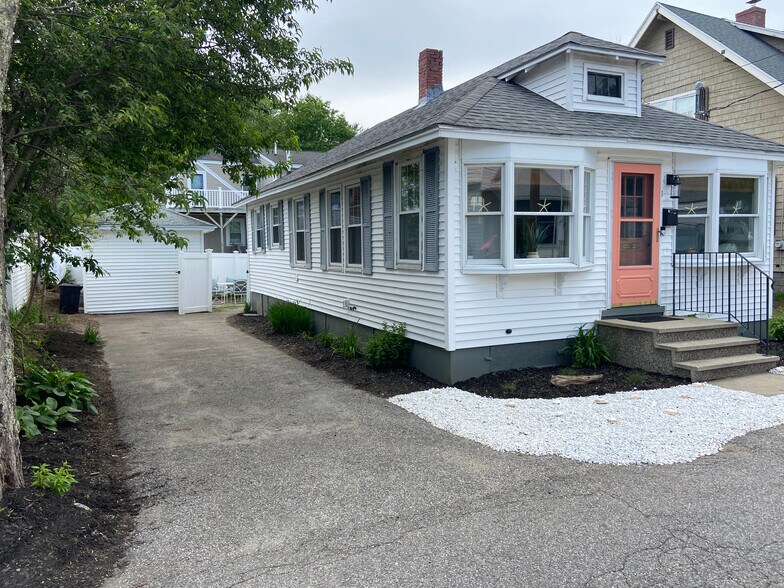 Primary Photo - 1 Glenwood Ln