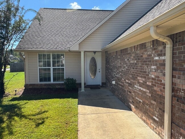 Primary Photo - Great 3 bedroom 2.5 bath home!