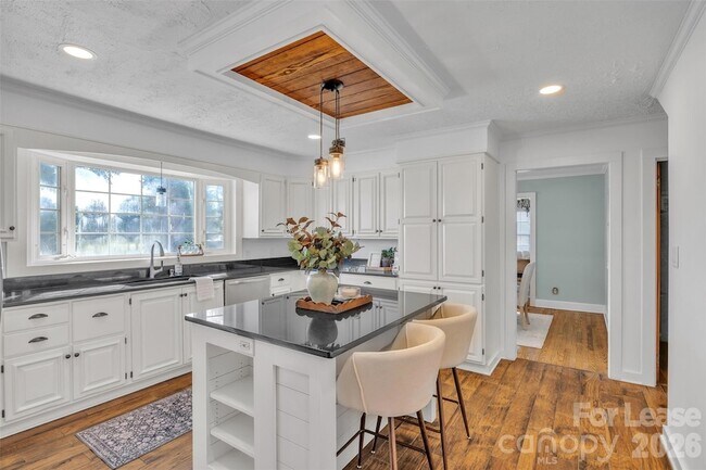 Building Photo - 462 Mock Mill Rd