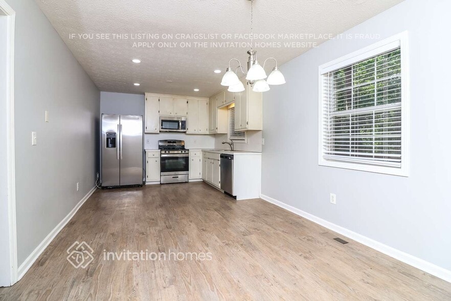 Building Photo - 3795 Cherokee Overlook Dr