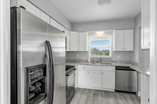 Building Photo - 2186 Jimmy Buffett Mem Hwy