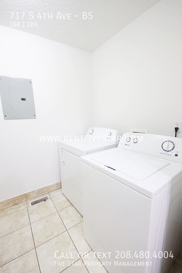 Building Photo - 717 S 4th Ave