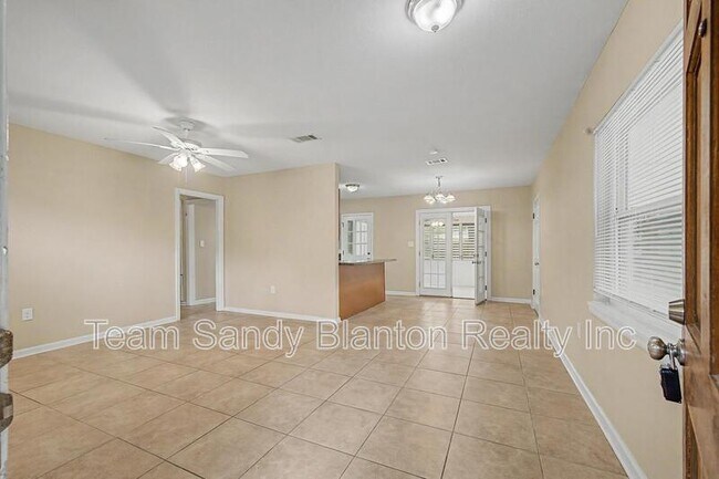 Building Photo - 560 N 72nd Ave