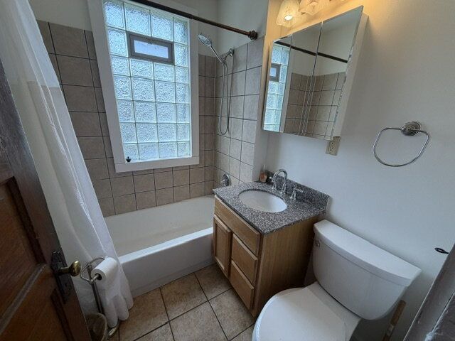 Building Photo - 1623 E Webster Pl