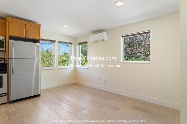 Building Photo - 4127 N Michigan Ave