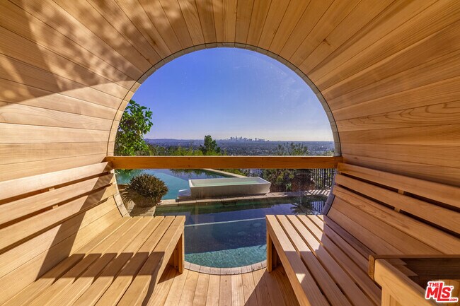 Building Photo - 8440 Harold Way