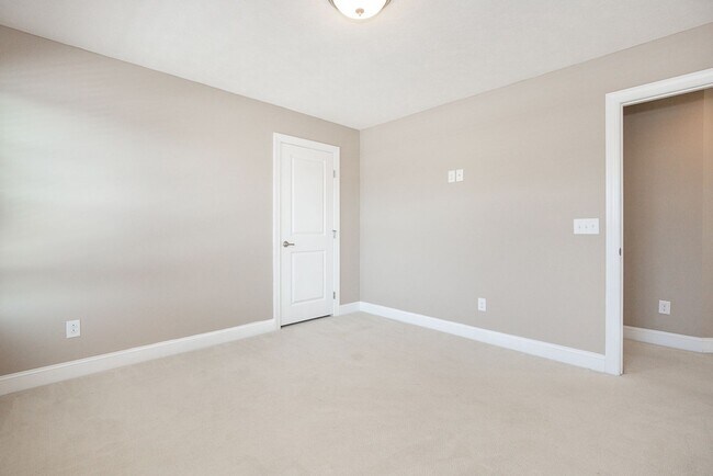 Building Photo - 2457 Woodhawk Ln