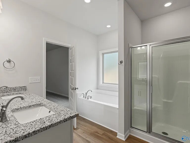 Main bathroom - 104 Striker Ln