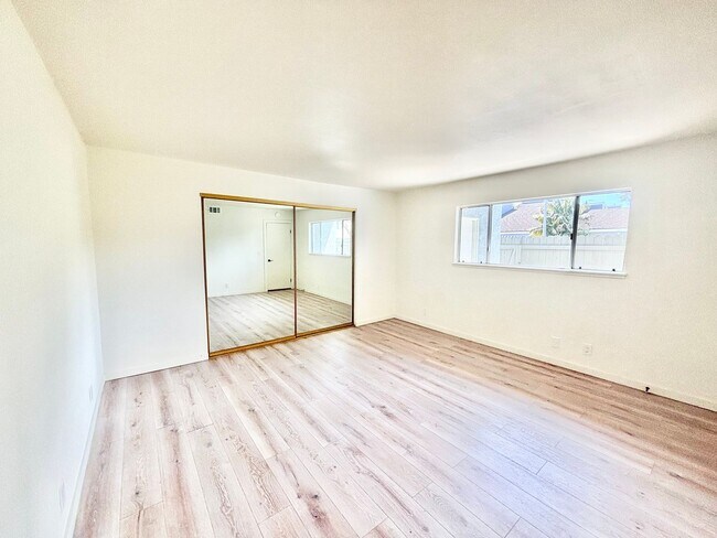 Building Photo - 437 Reed Way