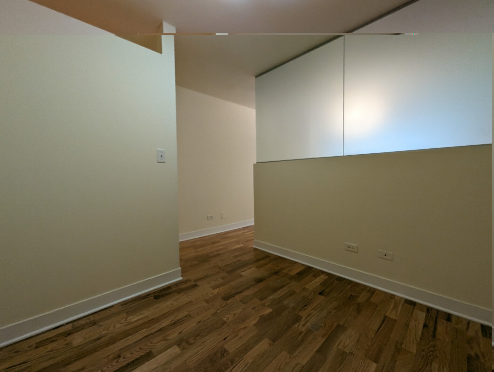 Building Photo - 618 W Wrightwood Ave