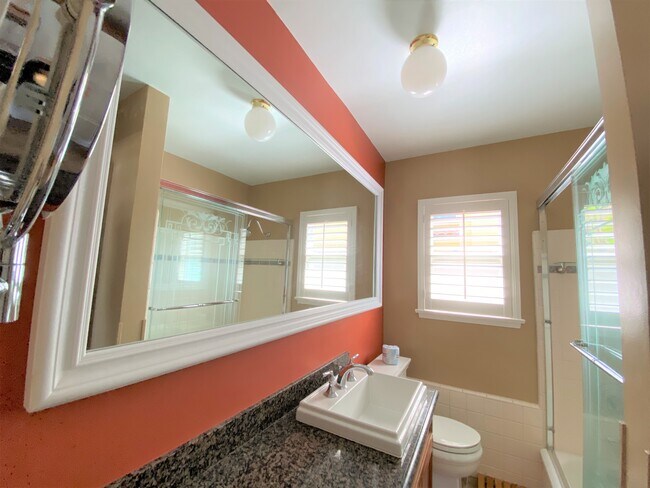 Building Photo - 3521 Pacific Ave