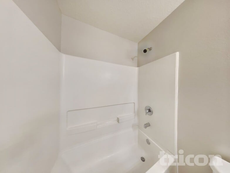 Building Photo - 7105 Feather Wood Dr