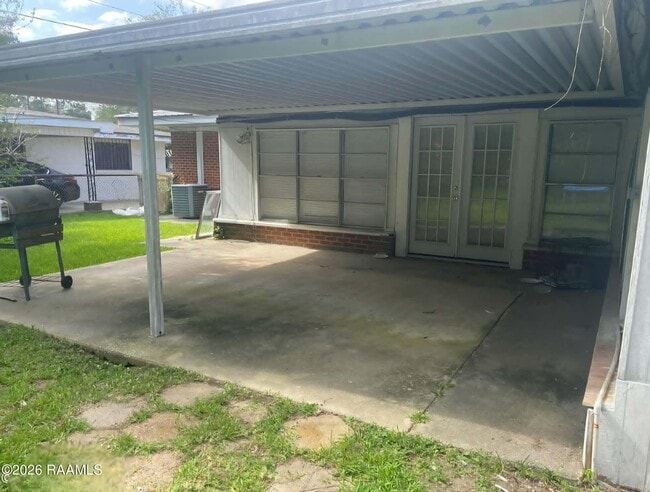 Building Photo - 617 Chickasaw Dr