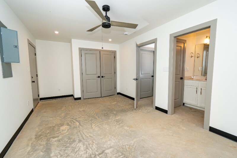 Building Photo - 2631 Bourbon Walk