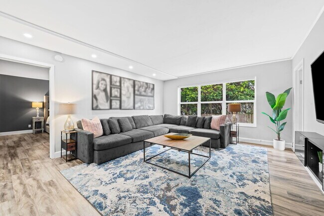 Building Photo - 1881 Middle River Dr