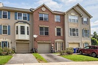Building Photo - Charming Townhome in Brennan Estates