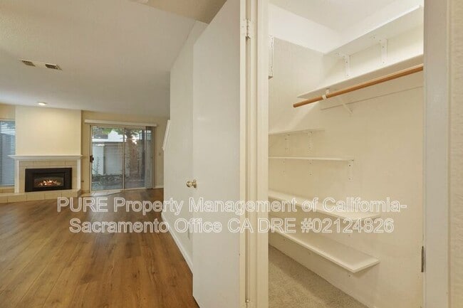 Building Photo - 9200 Madison Green Ln