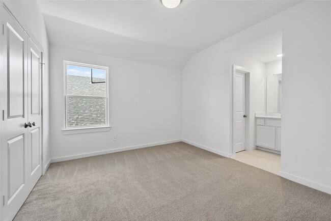 Building Photo - 3222 Kindred Wy