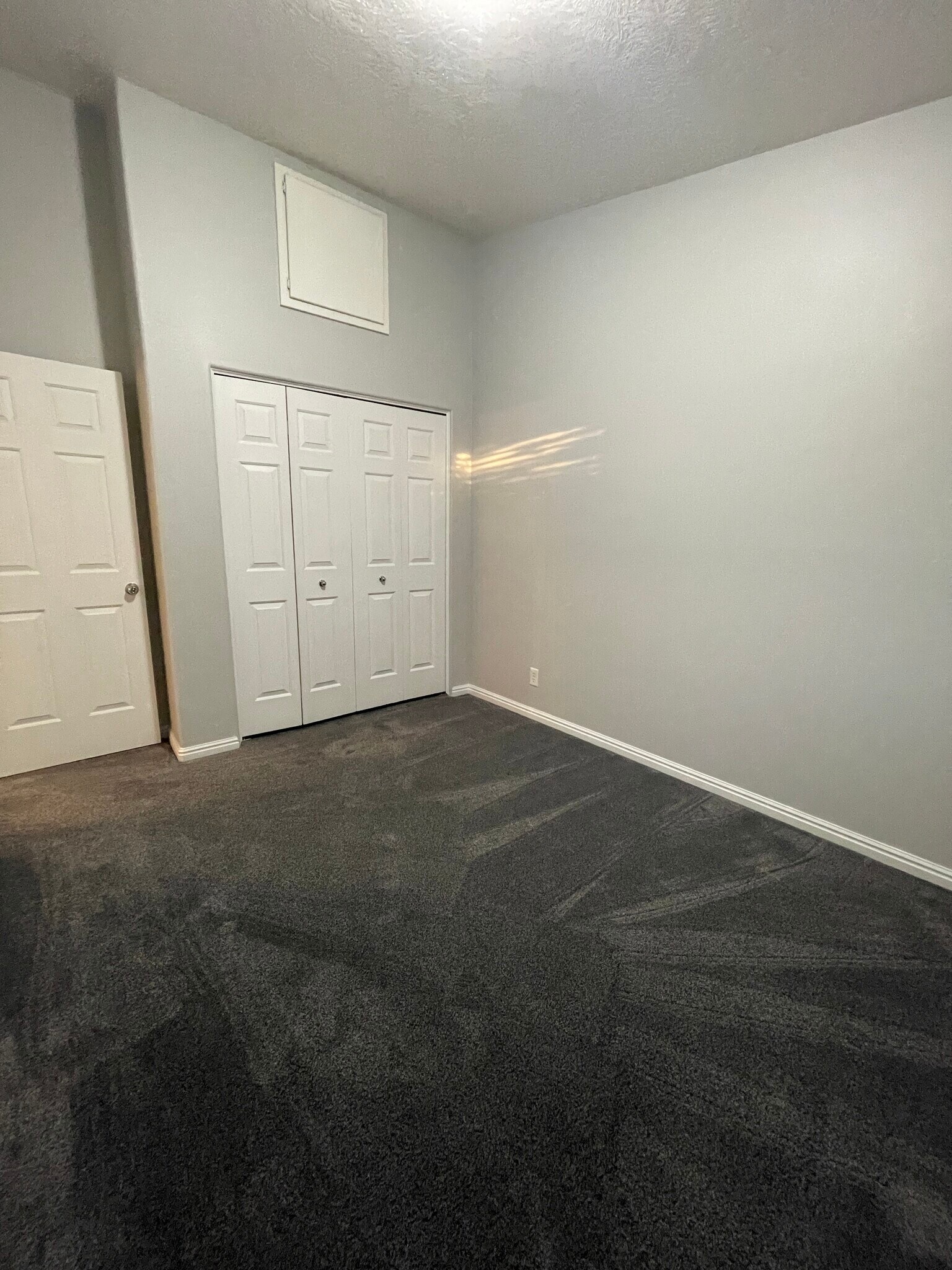 Building Photo - 290 S 1200 E