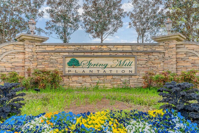 Building Photo - 2108 Stonecrest Dr NW