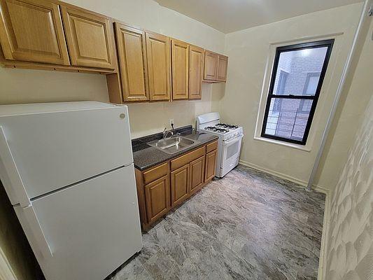 Building Photo - 1 bedroom in BRONX NY 10456