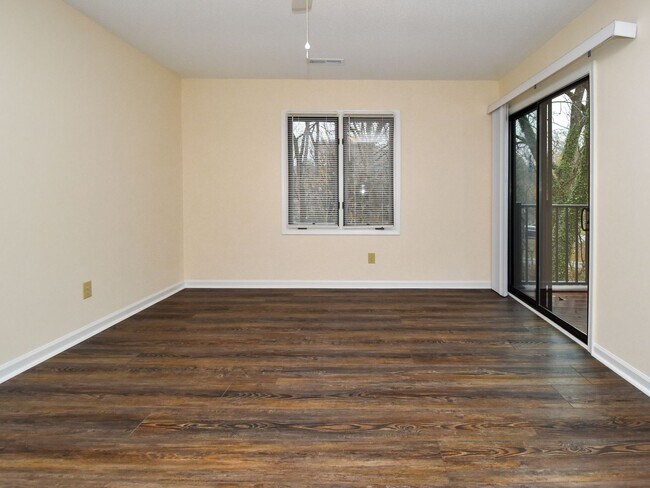 Building Photo - 707 S Marshall St