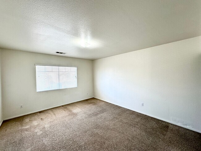 Building Photo - Cimarron Village