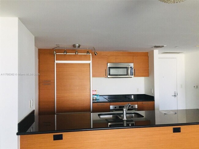 Building Photo - 50 Biscayne Blvd