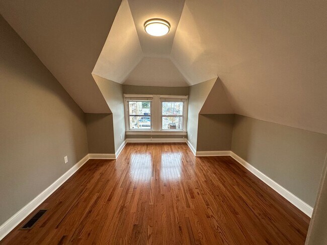 Building Photo - 1555 Hunter Ave