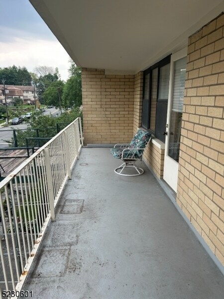 Building Photo - 285 Aycrigg Ave