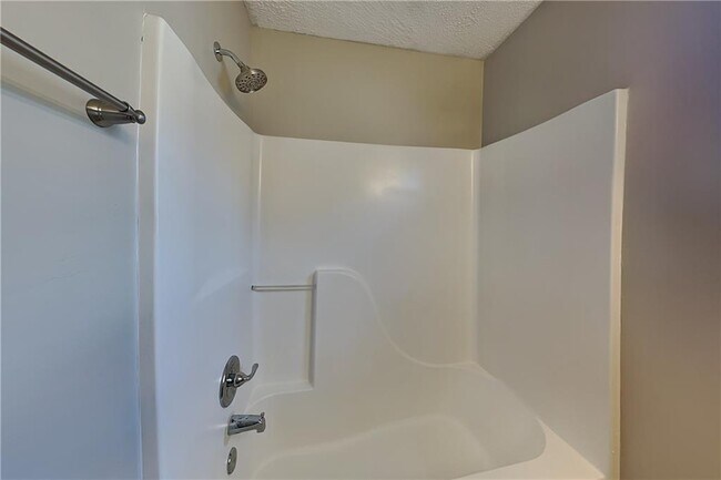 Building Photo - 102 Ashford Dr