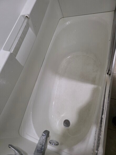 Tub - 17 Orient Ave
