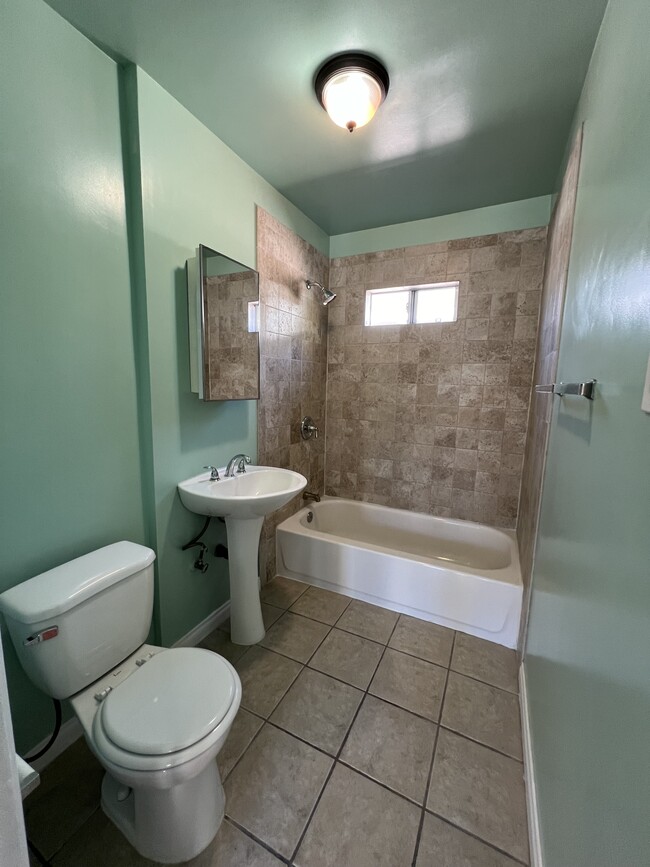 Bathroom - 3150 Casitas Ave