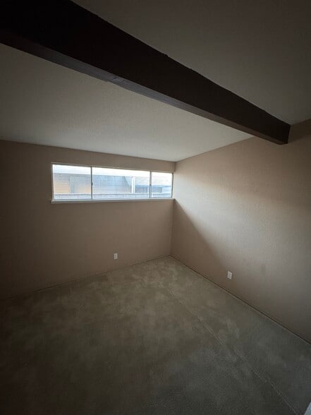 Building Photo - 225 S Wallace Dr