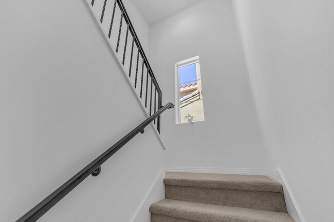 Building Photo - 52233 Rosewood Ln